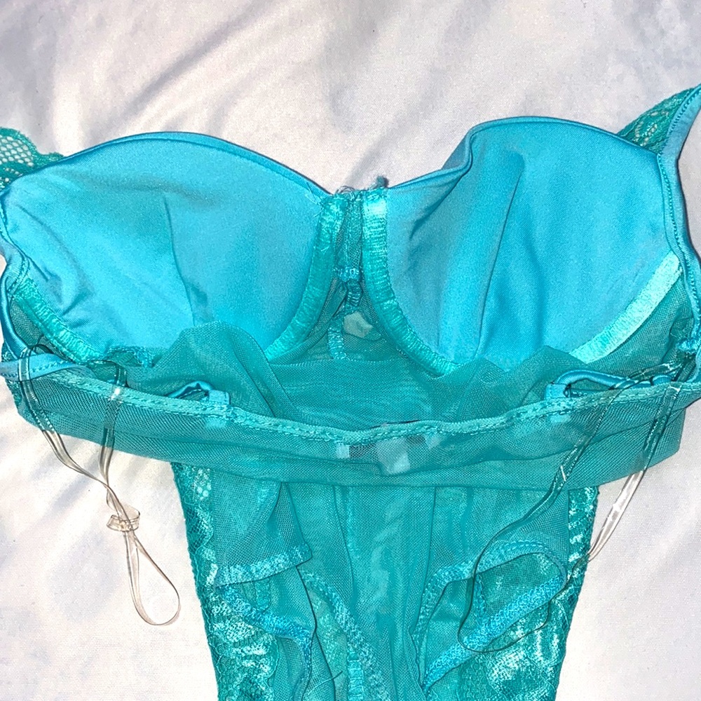 Fashion nova bodysuit size medium worn once! - Picture 10 of 11